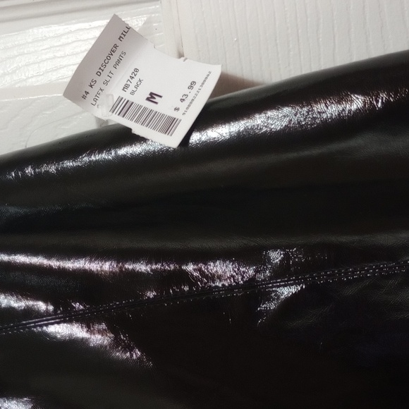 MAD FOR LOVE Pants NWT(Medium) - Picture 4 of 10